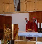  blagoslov po sv. ma&scaron;i, kapela samostana v Sori 